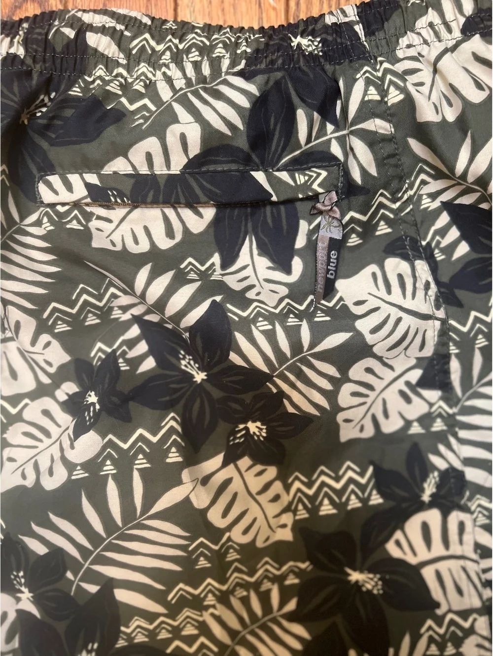 Newport Blue XL Men's Black and White Floral Swim Shorts